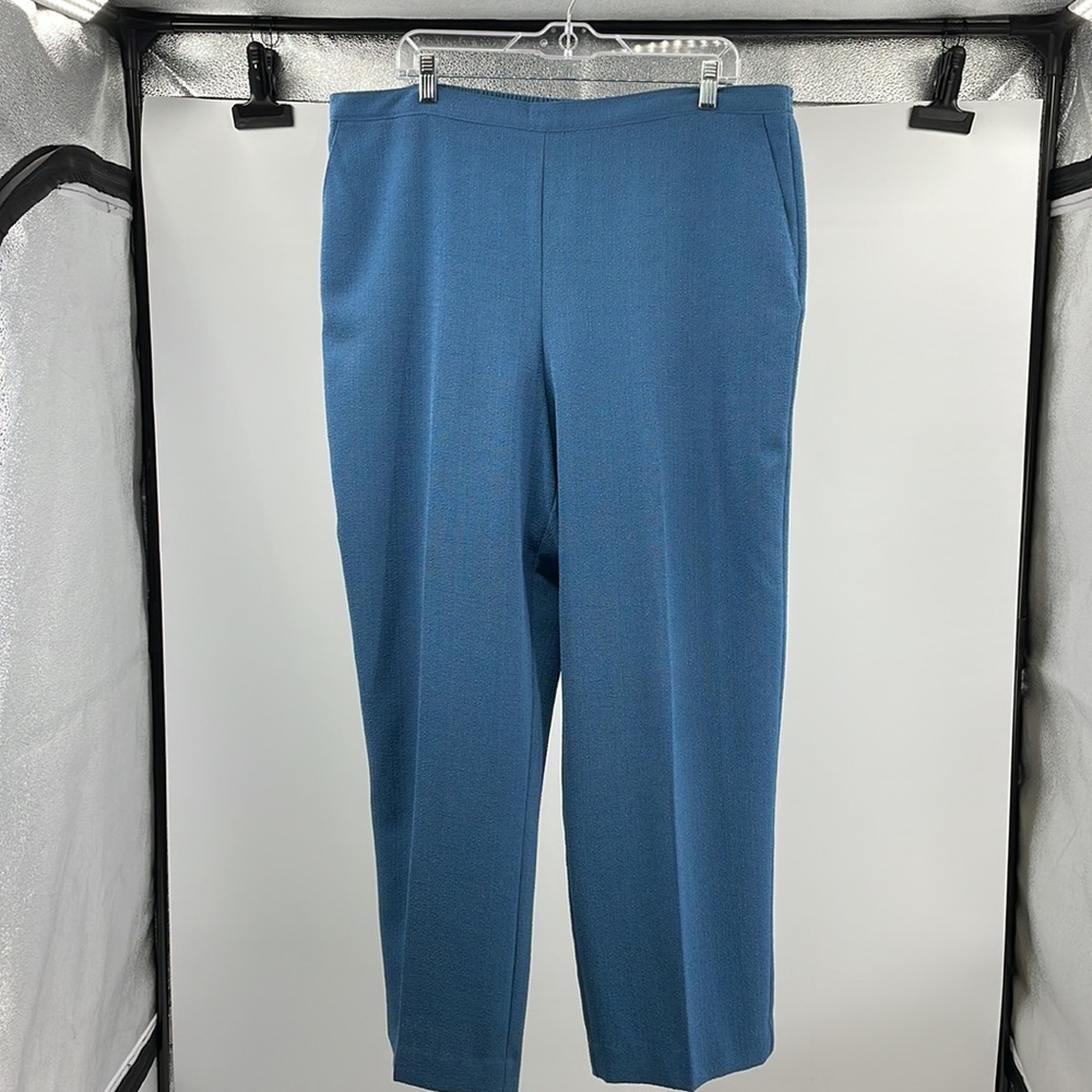 Alfred Dunner textured blue pull on grannycore pants Size 18